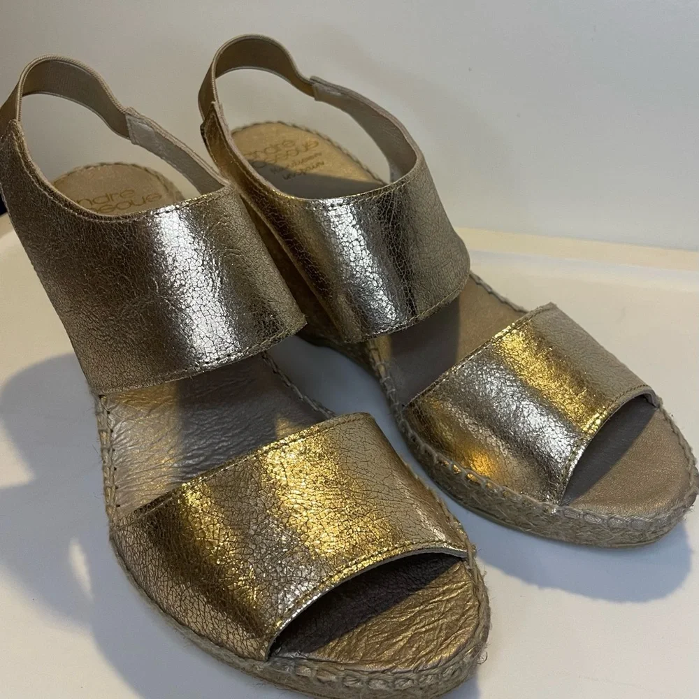 Andre Assous Metallic Platinum Rebecca Espadrille Platform Sandals Size 9.5